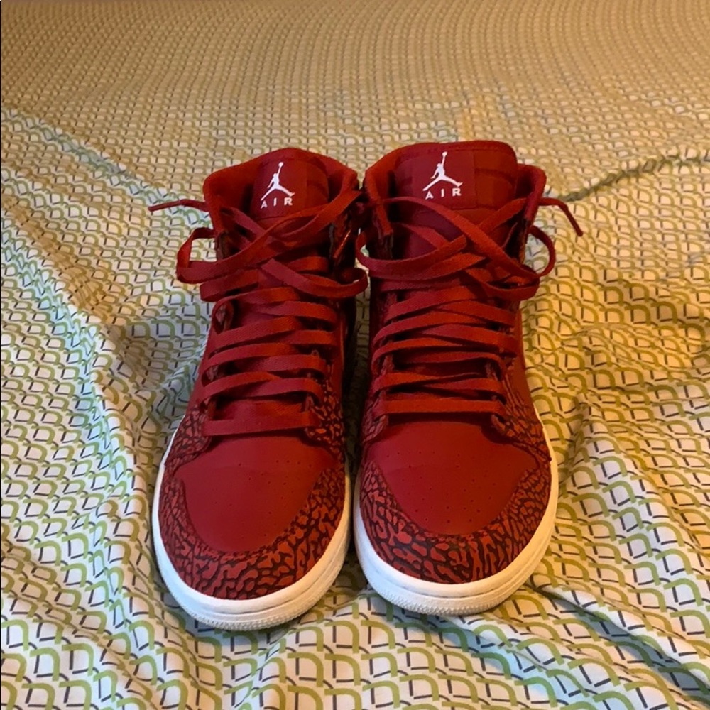 Air Jordan 1 Retro High 'Red Elephant'